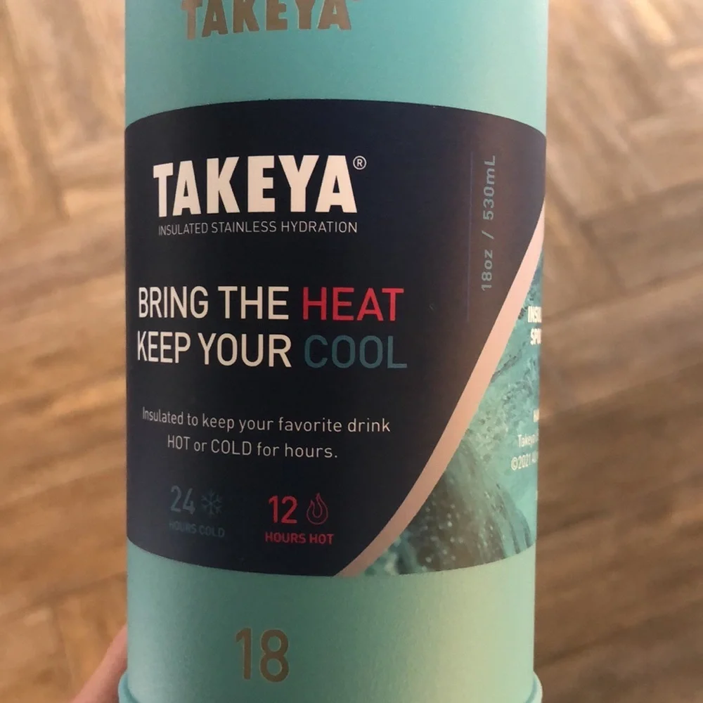 Takeya Actives Insulated Water Bottle 18 Oz. Malibu Color NEW Set of 3! - Picture 3 of 7